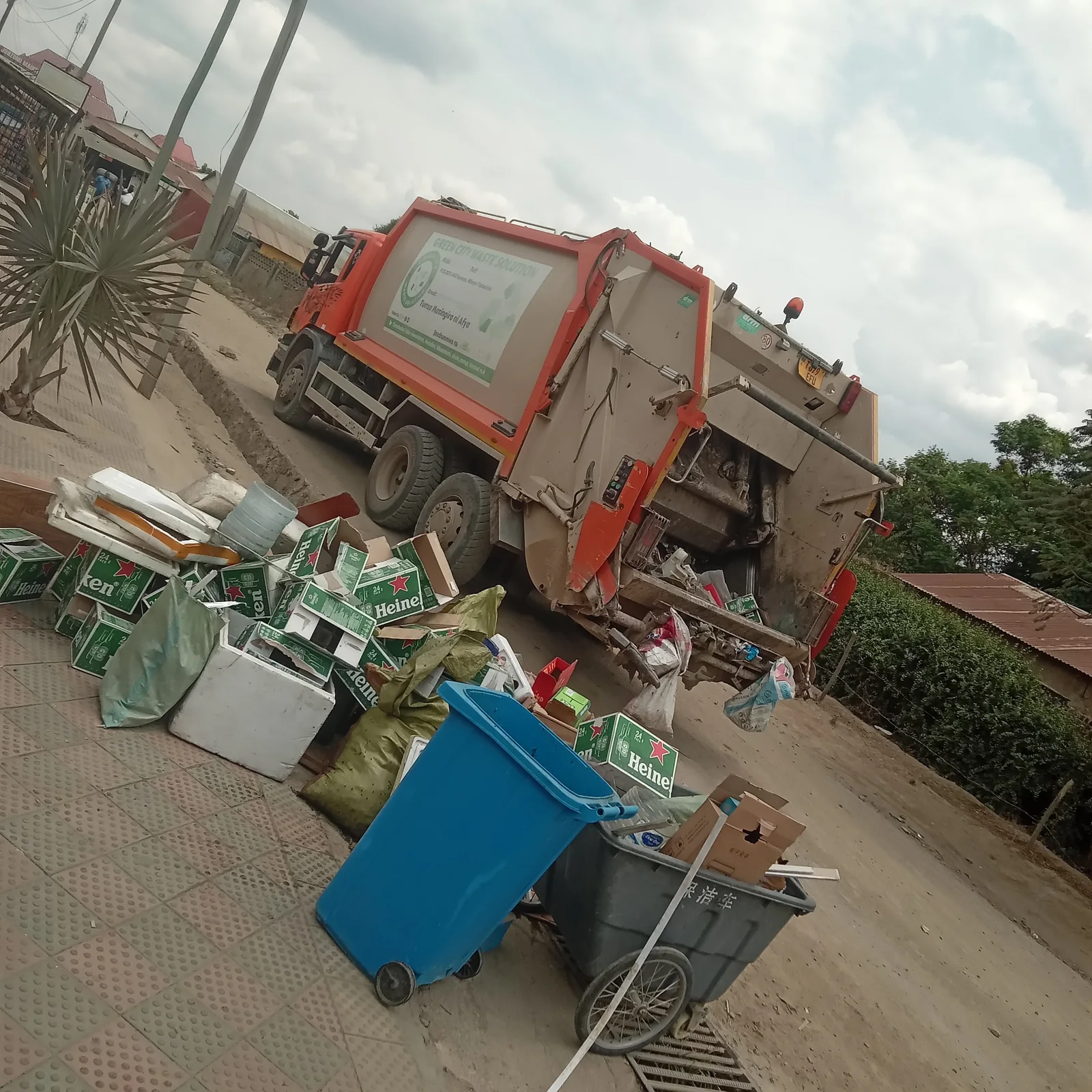 Teku-Mwakibete — Taking waste in business area